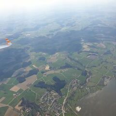 Flugwegposition um 13:29:59: Aufgenommen in der Nähe von Rottal-Inn, Deutschland in 2061 Meter